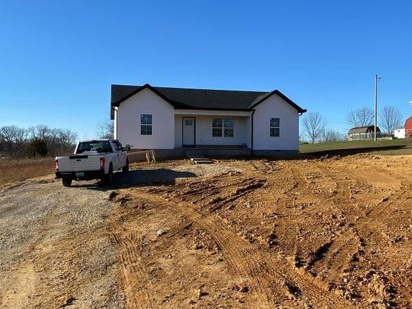 303 Bent Creek Drive, Smiths Grove, KY 42171