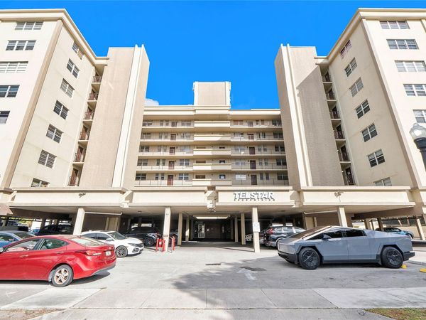 1811 Jefferson St, Unit 708, Hollywood, FL 33020