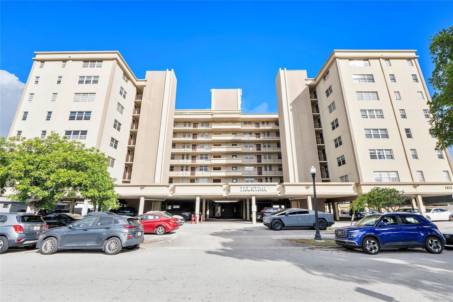 1811 Jefferson Street, Unit 708, Hollywood, FL 33020 Photo