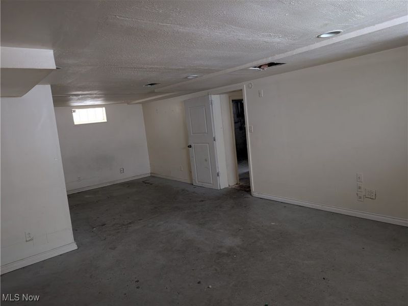 4412 E 156th Street, Cleveland, OH 44128 Photo 10