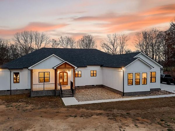 377 Margot Dr, Sparta, TN 38583