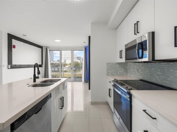 2651 NE 212th Ter, Unit 305, Miami, FL 33180