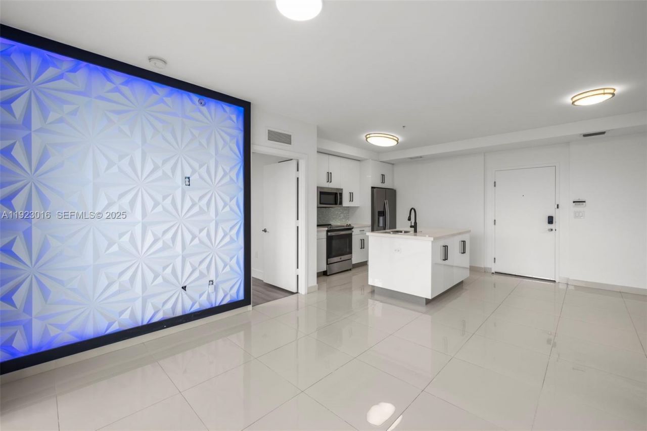 2651 NE 212th Ter, Unit 305, Miami, FL 33180 Photo