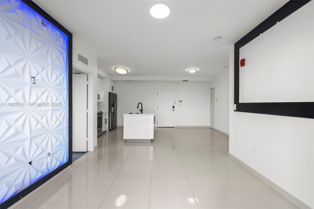 2651 NE 212th Ter, Unit 305, Miami, FL 33180 Photo