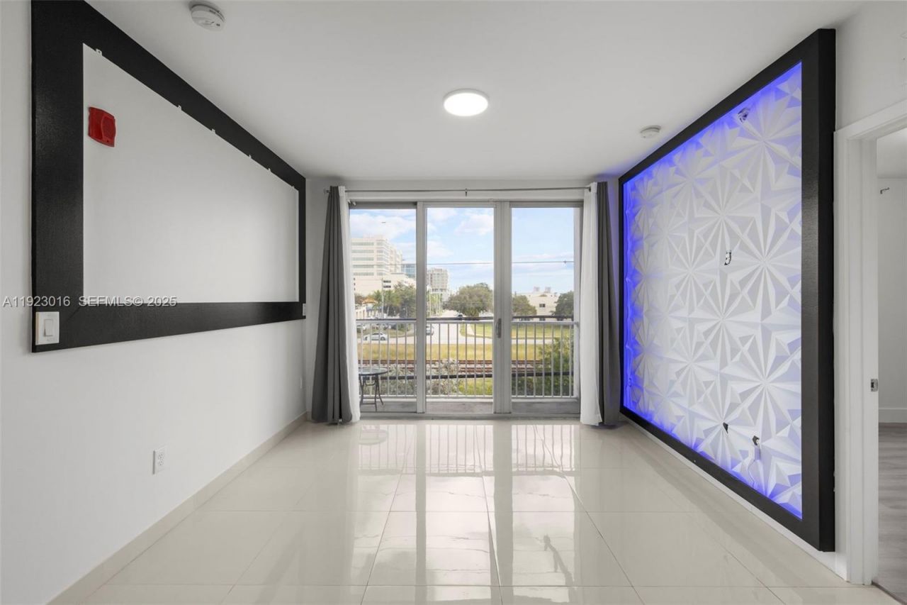 2651 NE 212th Ter, Unit 305, Miami, FL 33180 Photo