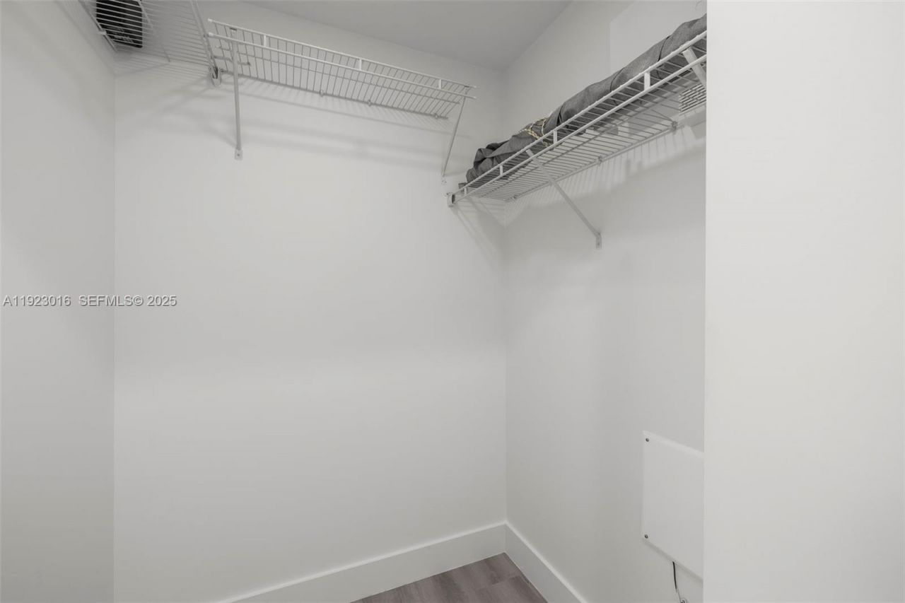 2651 NE 212th Ter, Unit 305, Miami, FL 33180 Photo