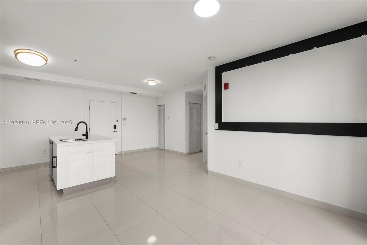 2651 NE 212th Ter, Unit 305, Miami, FL 33180 Photo