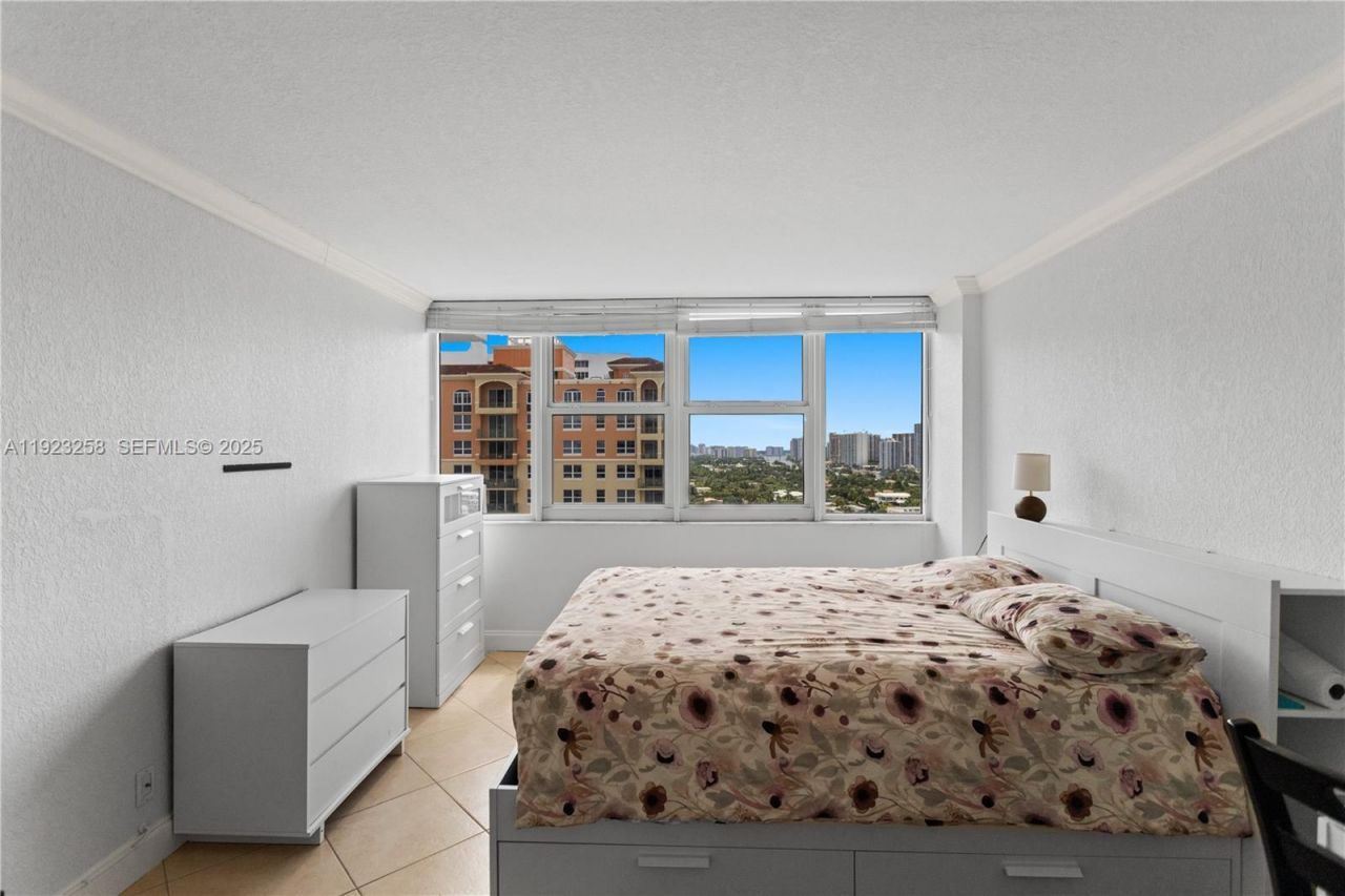 2030 S Ocean Dr, Unit 1710, Hallandale Beach, FL 33009 Photo