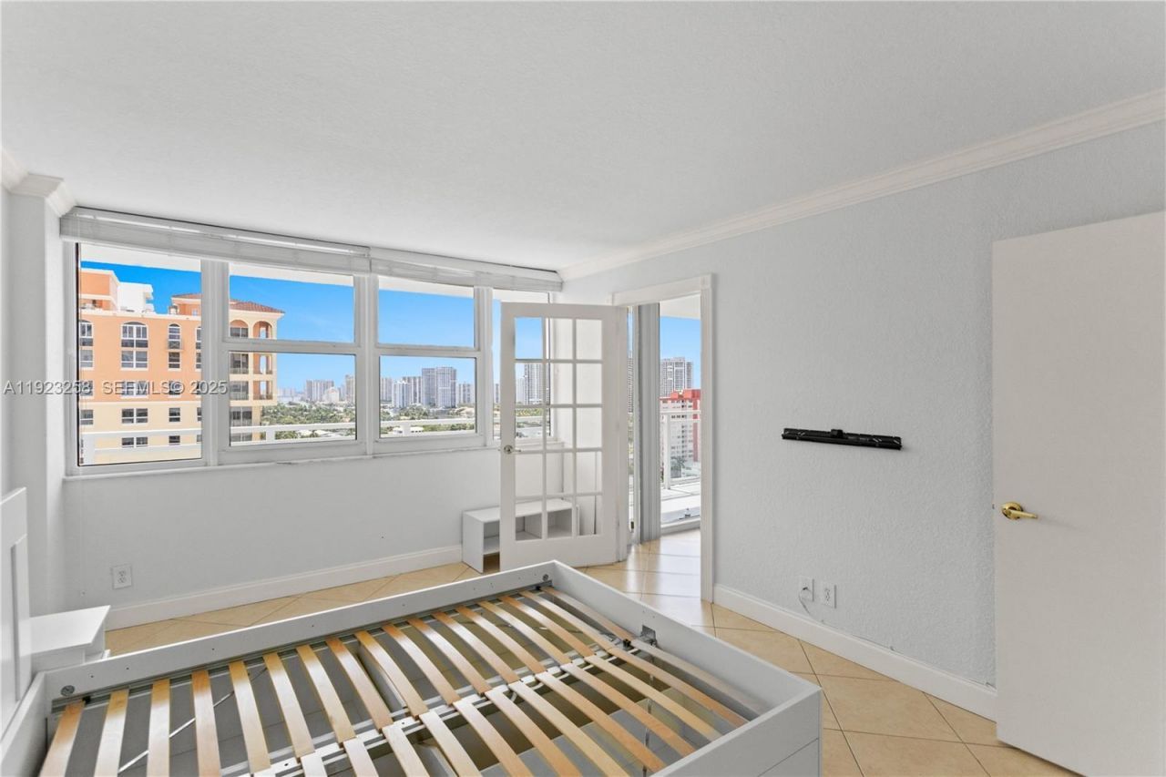 2030 S Ocean Dr, Unit 1710, Hallandale Beach, FL 33009 Photo