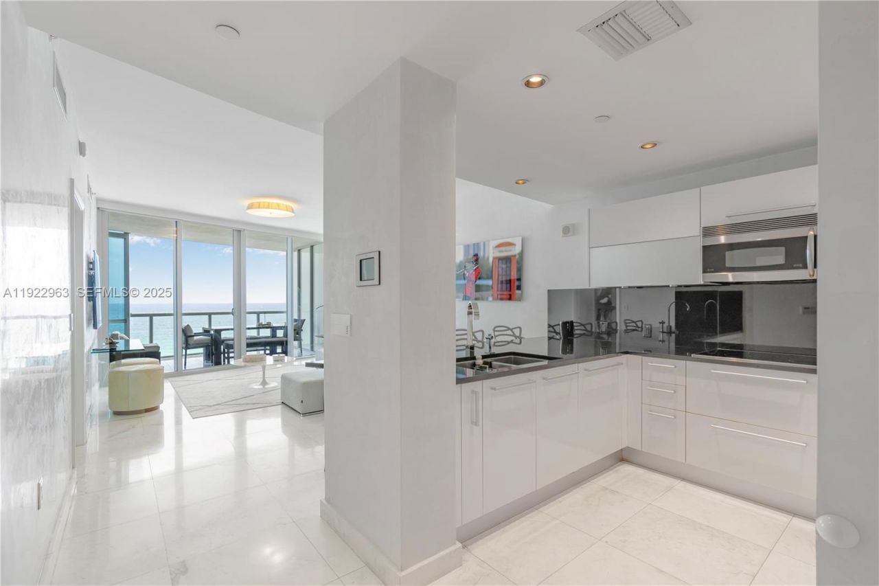 17121 Collins Ave, Unit 903, Sunny Isles Beach, FL 33160 Photo