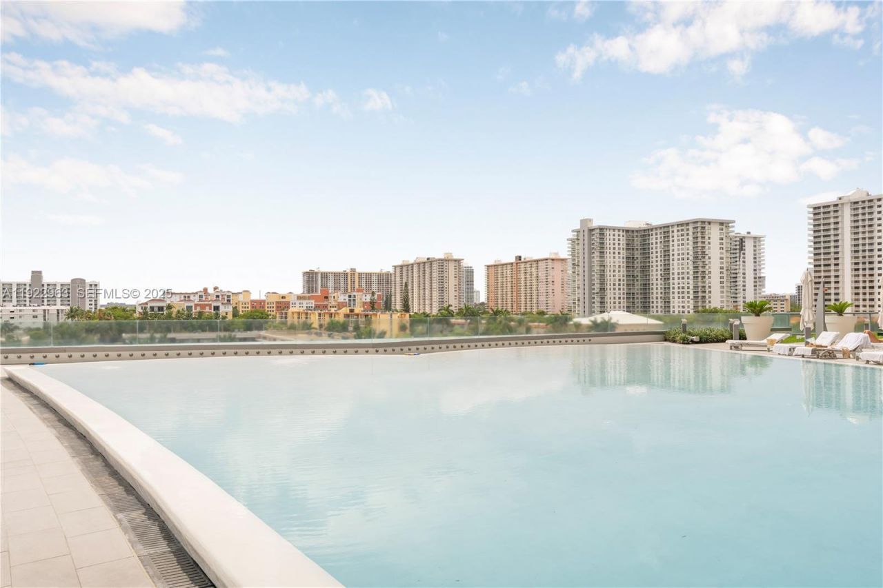 17121 Collins Ave, Unit 903, Sunny Isles Beach, FL 33160 Photo