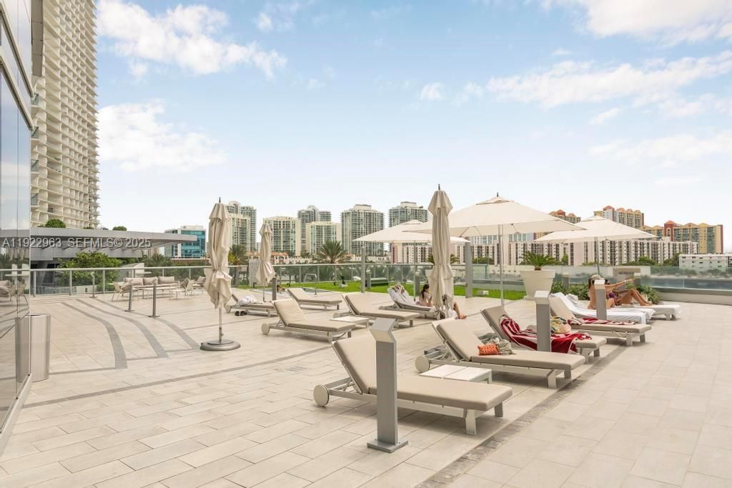 17121 Collins Ave, Unit 903, Sunny Isles Beach, FL 33160 Photo