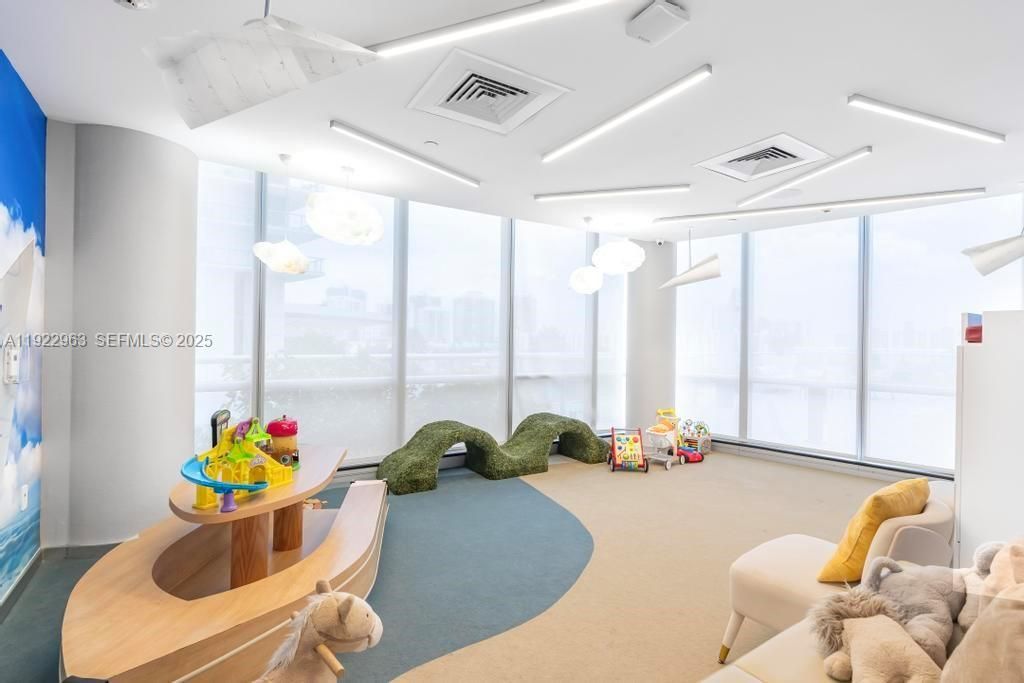 17121 Collins Ave, Unit 903, Sunny Isles Beach, FL 33160 Photo