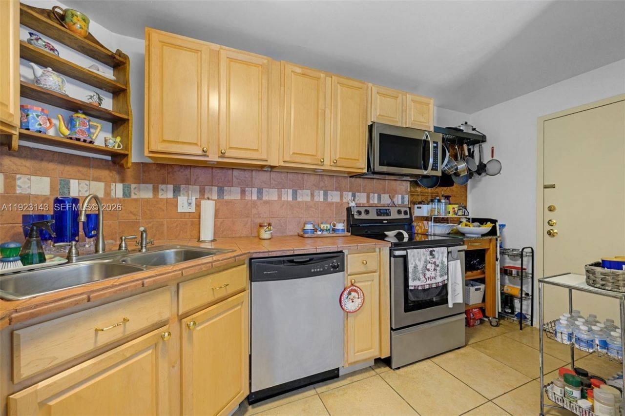 100 Golden Isles Dr, Unit 1109, Hallandale Beach, FL 33009 Photo