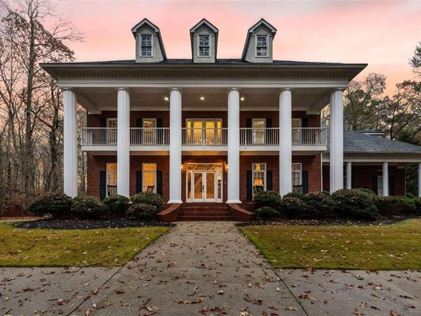 602 Embassy Court , Peachtree City, GA 30269