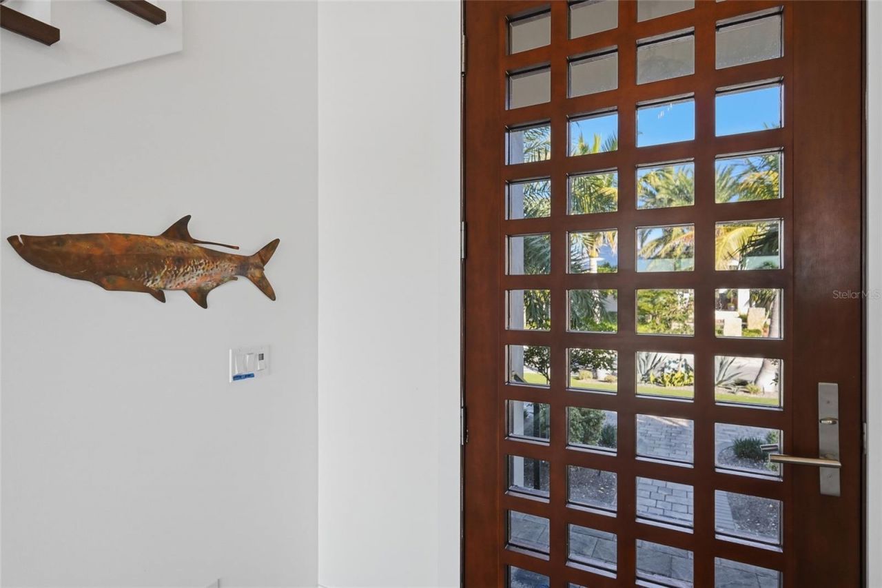 628 Dundee Lane, Holmes Beach, FL 34217 Photo