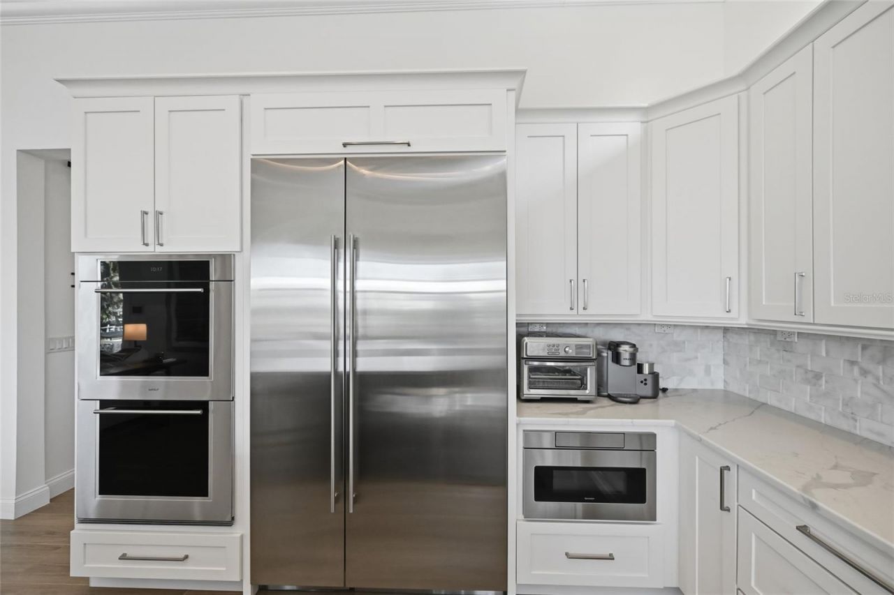 628 Dundee Lane, Holmes Beach, FL 34217 Photo