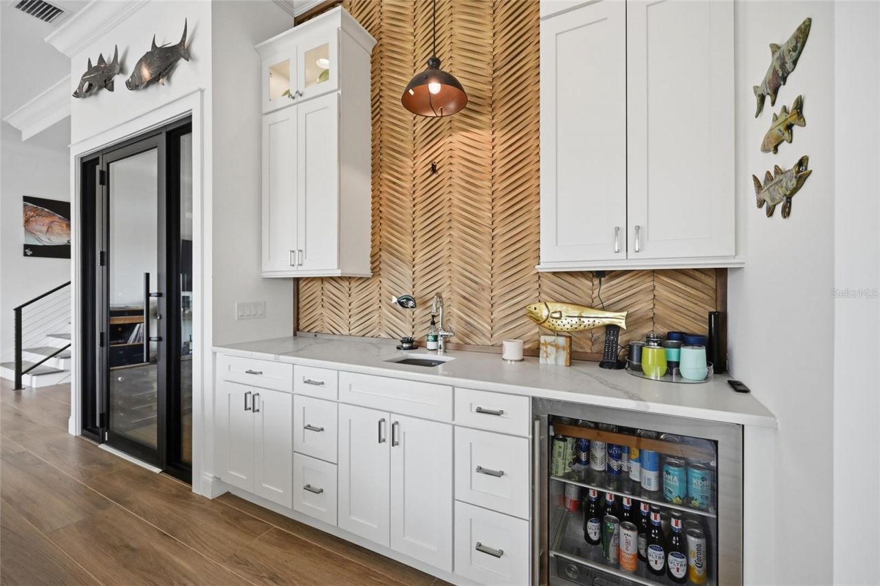 628 Dundee Lane, Holmes Beach, FL 34217 Photo