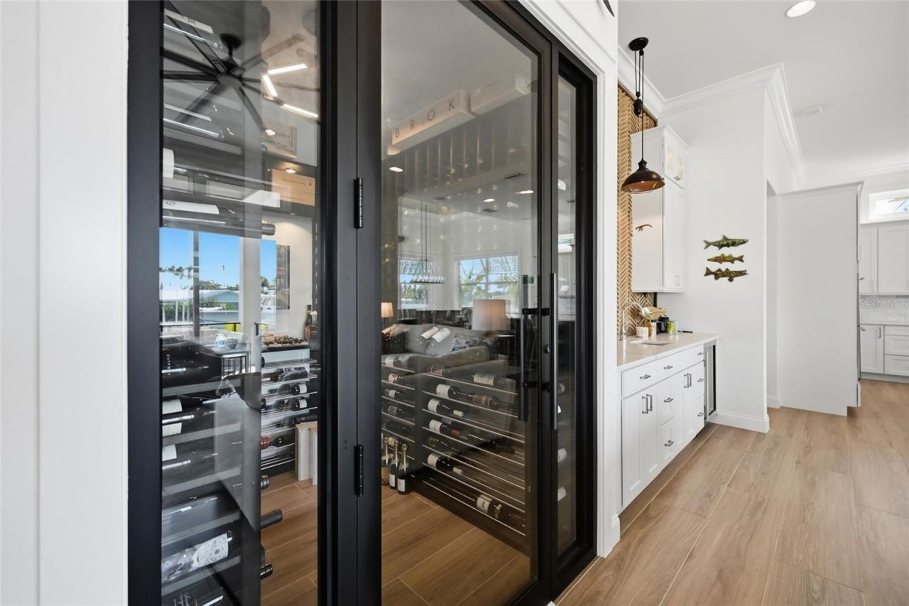 628 Dundee Lane, Holmes Beach, FL 34217 Photo