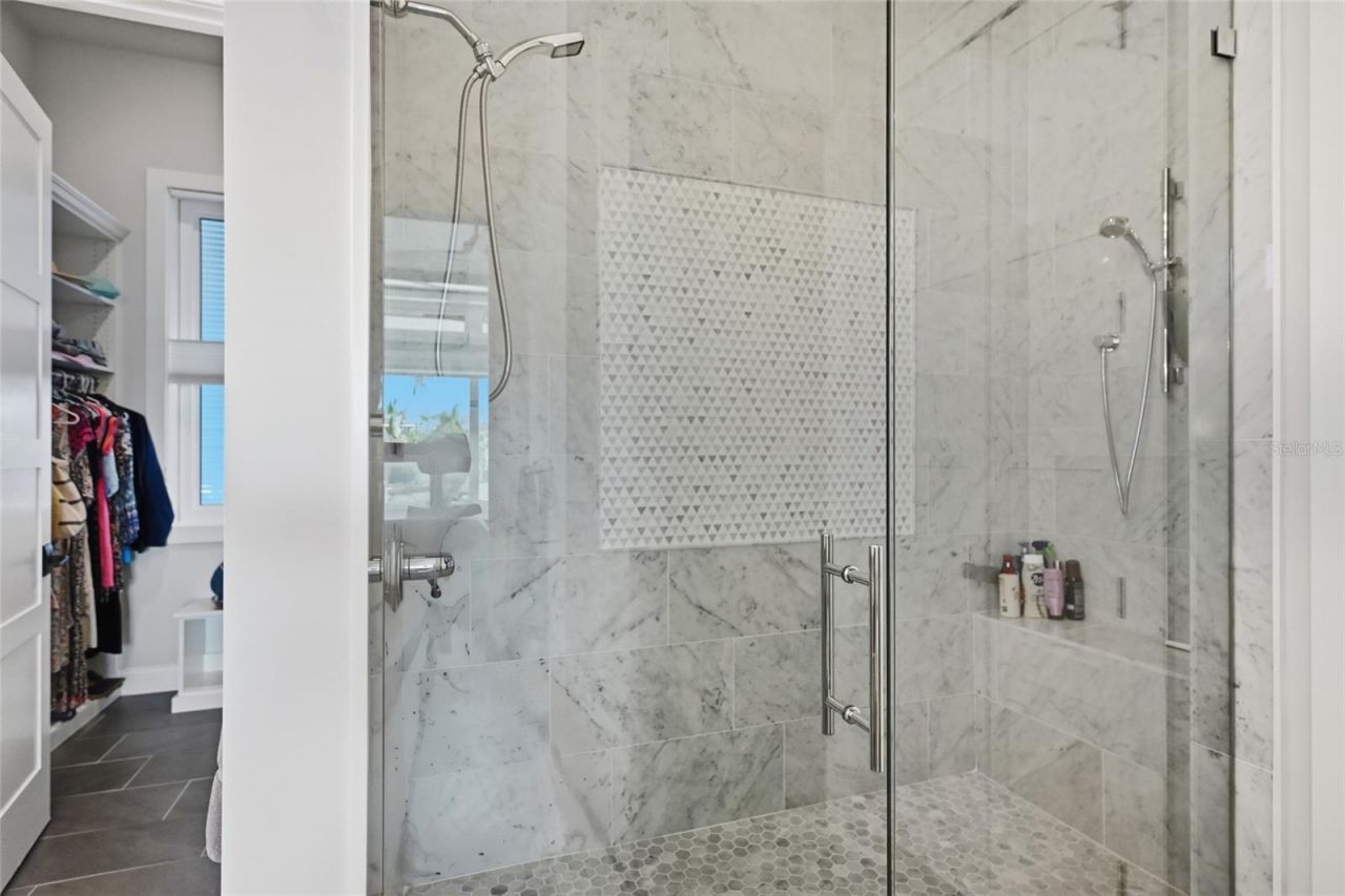 628 Dundee Lane, Holmes Beach, FL 34217 Photo