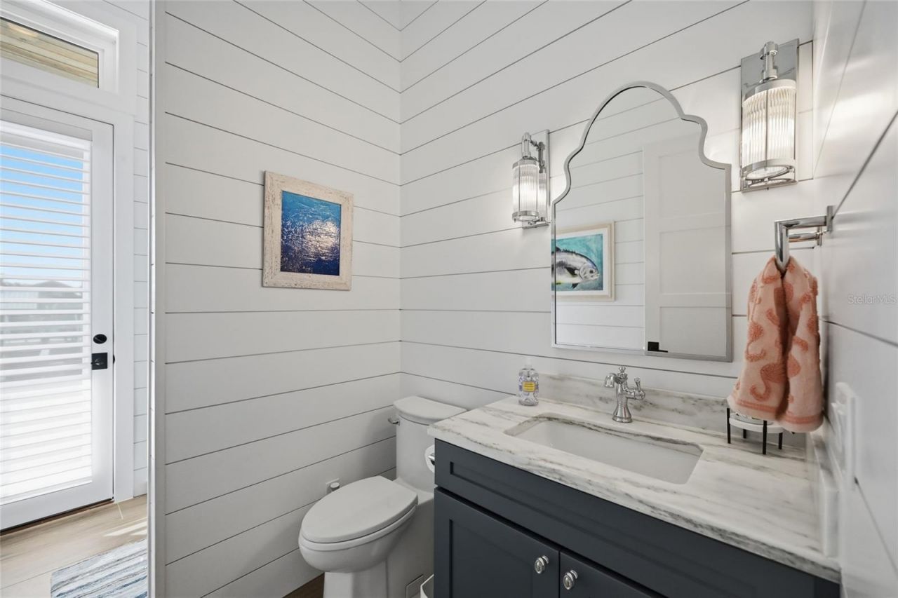 628 Dundee Lane, Holmes Beach, FL 34217 Photo