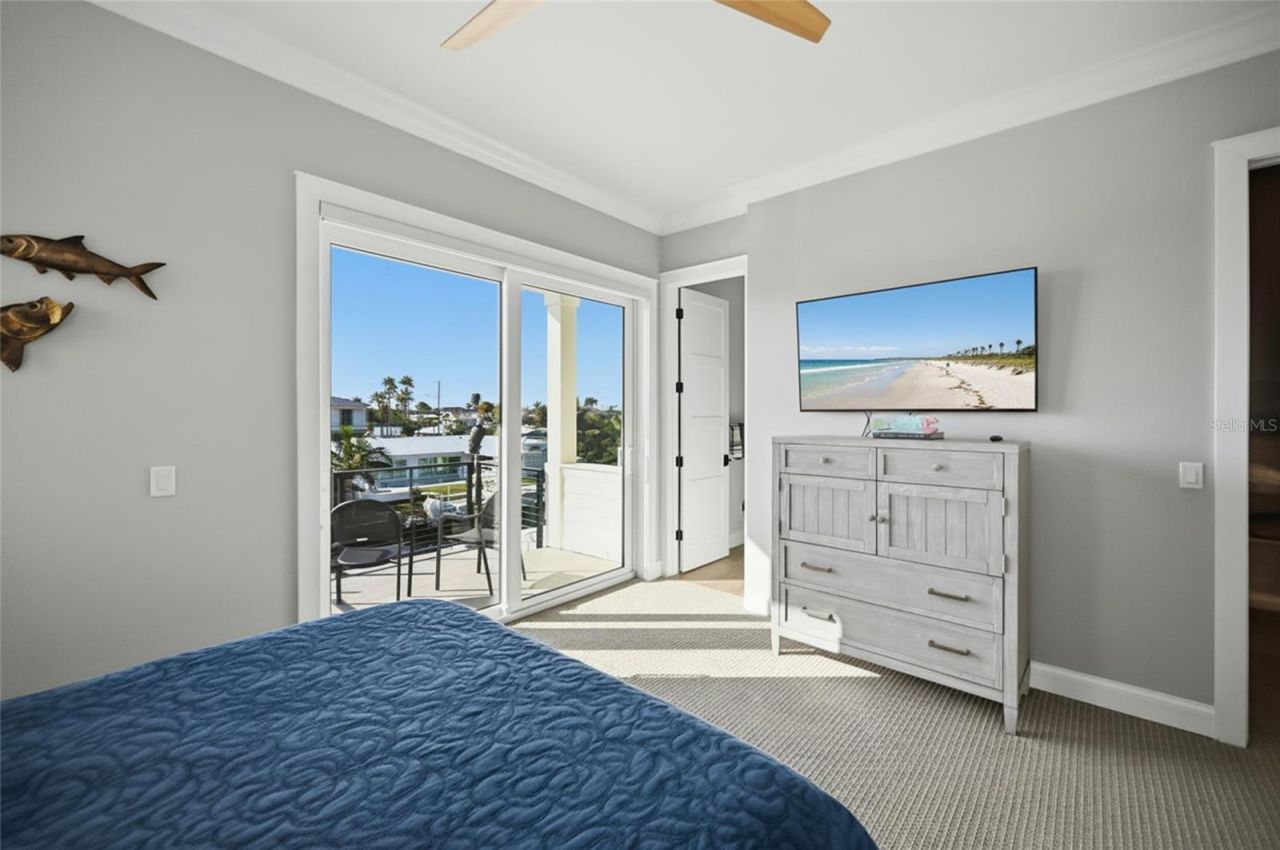 628 Dundee Lane, Holmes Beach, FL 34217 Photo