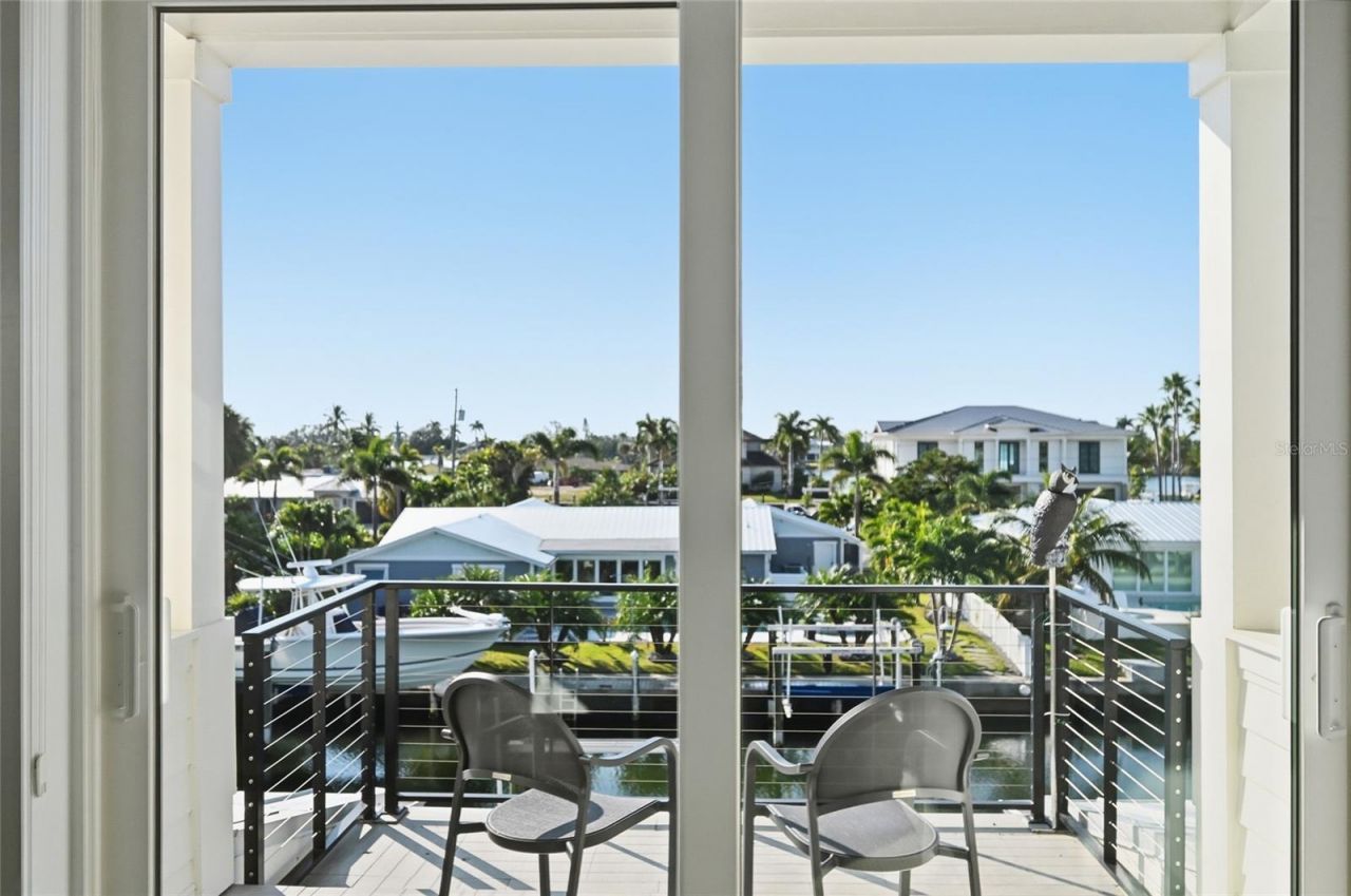 628 Dundee Lane, Holmes Beach, FL 34217 Photo