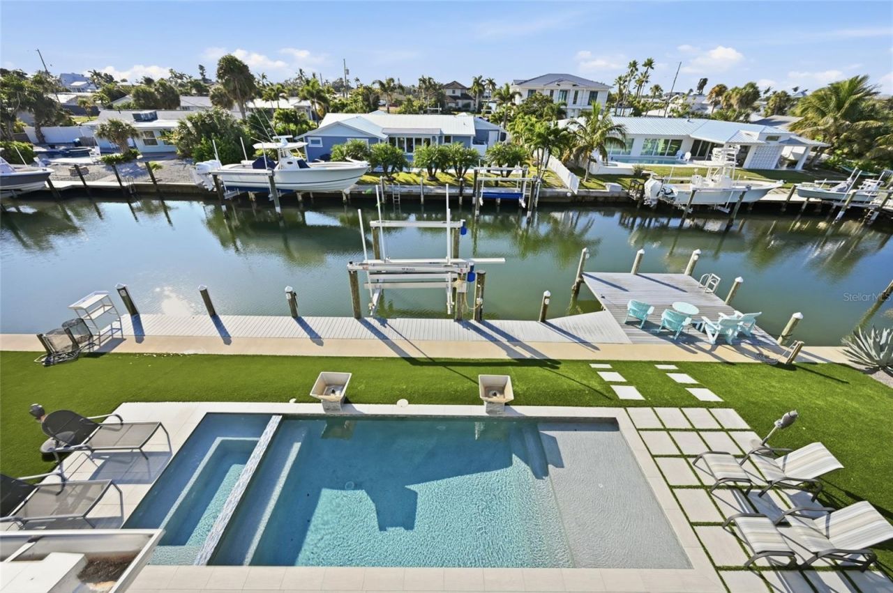 628 Dundee Lane, Holmes Beach, FL 34217 Photo