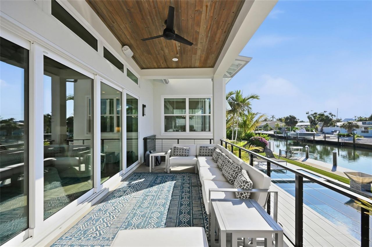 628 Dundee Lane, Holmes Beach, FL 34217 Photo