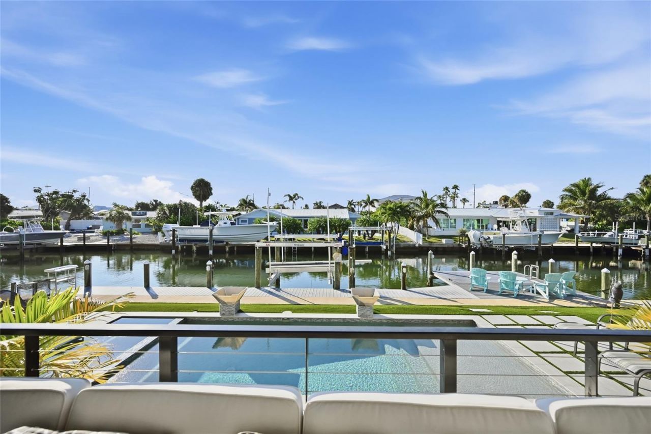 628 Dundee Lane, Holmes Beach, FL 34217 Photo