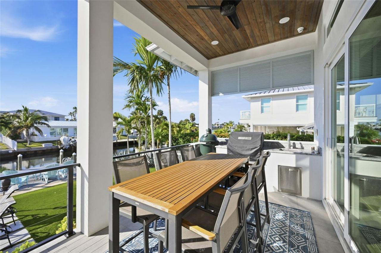 628 Dundee Lane, Holmes Beach, FL 34217 Photo