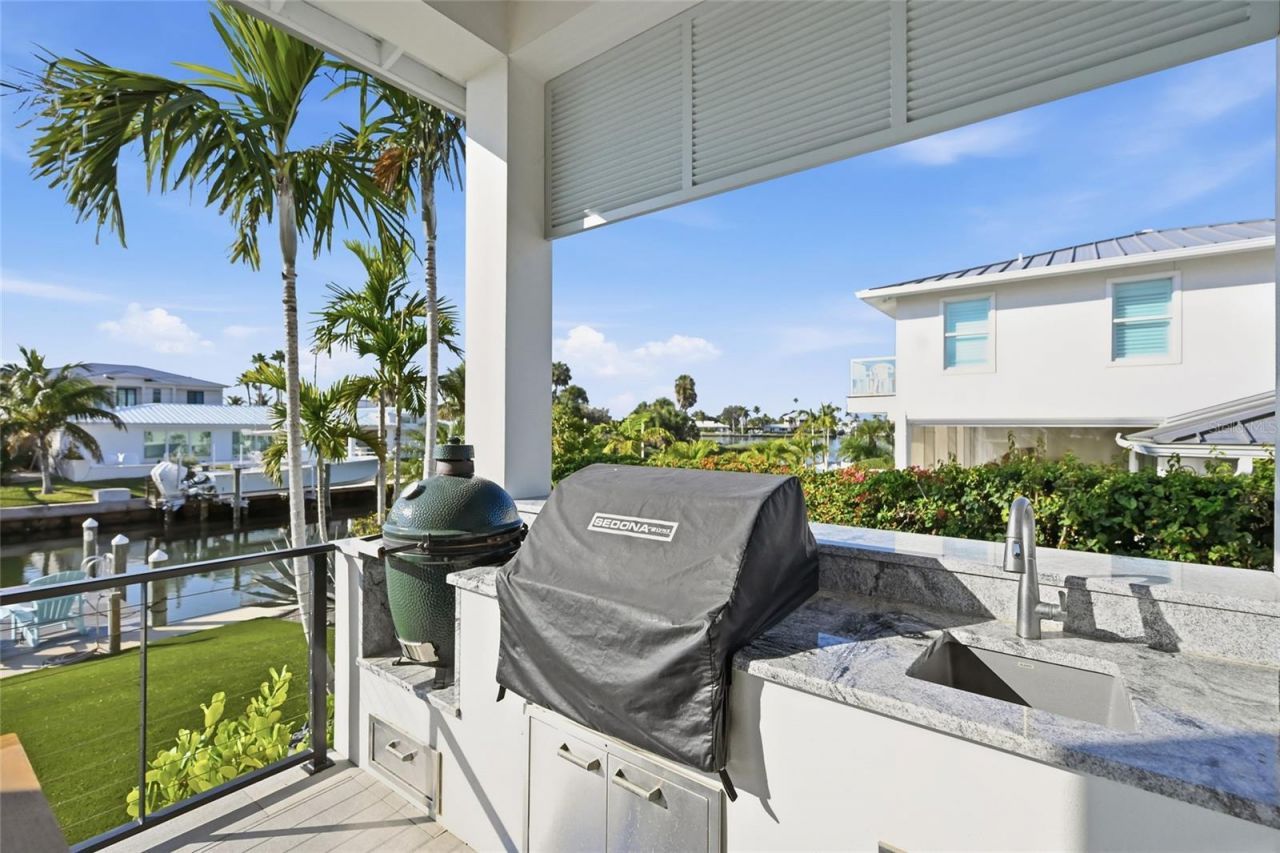 628 Dundee Lane, Holmes Beach, FL 34217 Photo