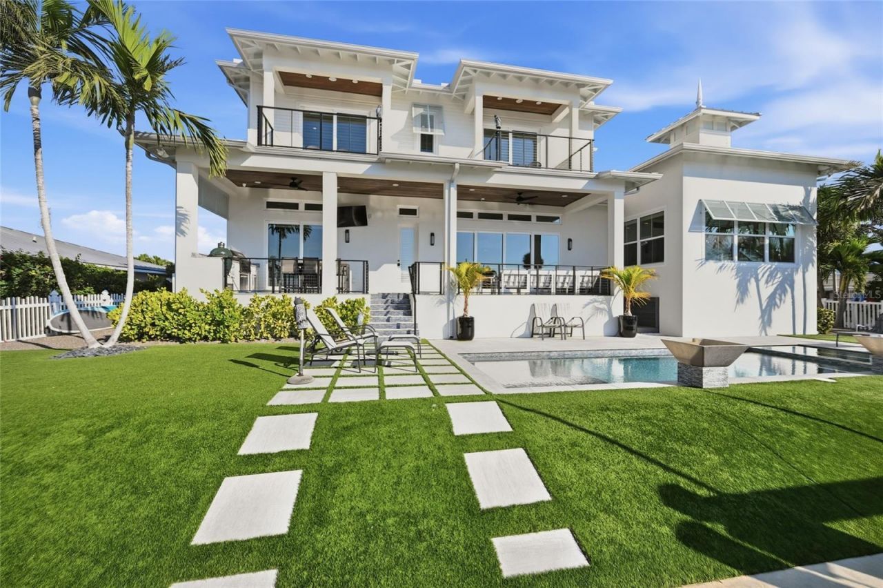 628 Dundee Lane, Holmes Beach, FL 34217 Photo