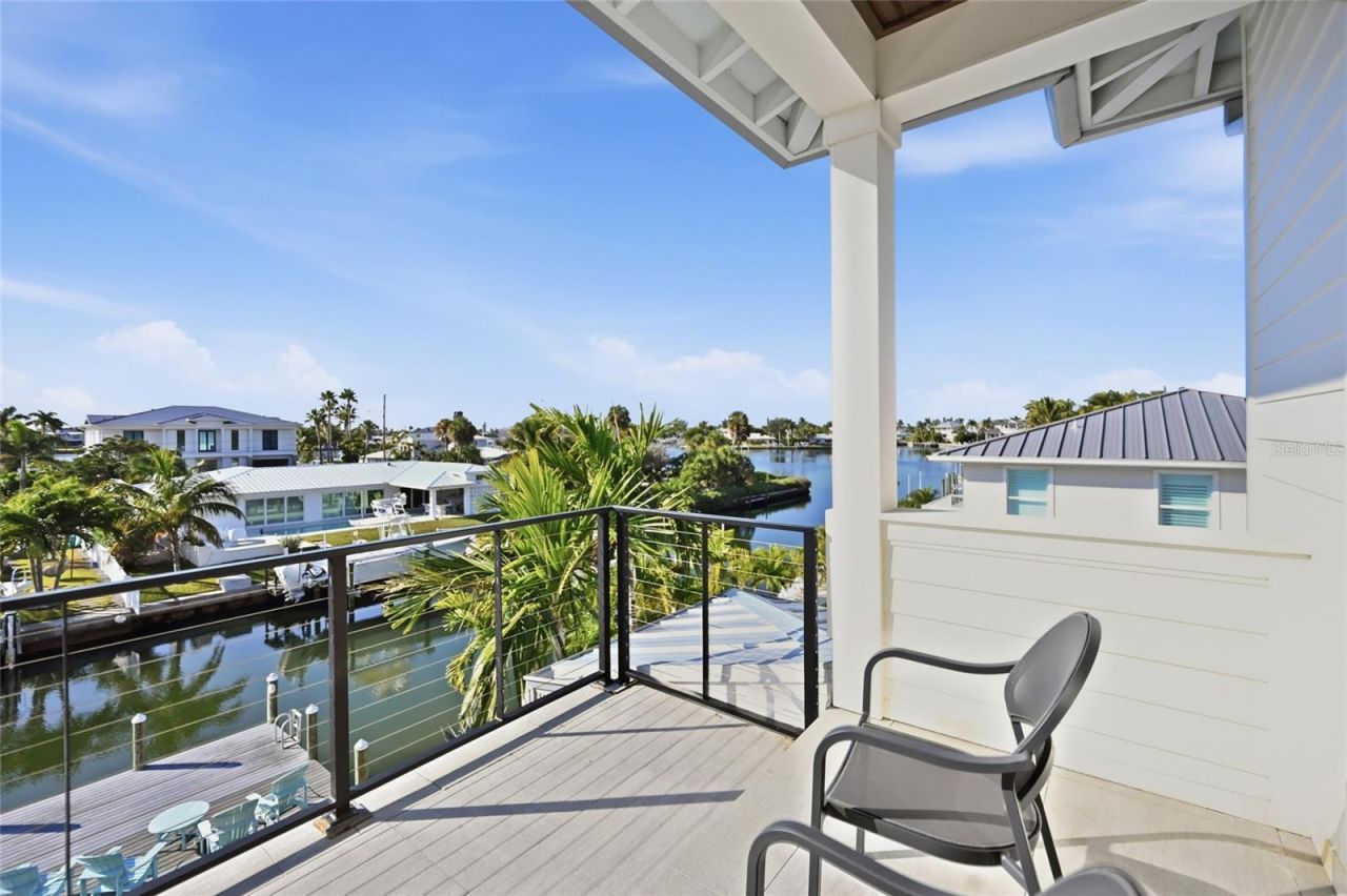 628 Dundee Lane, Holmes Beach, FL 34217 Photo