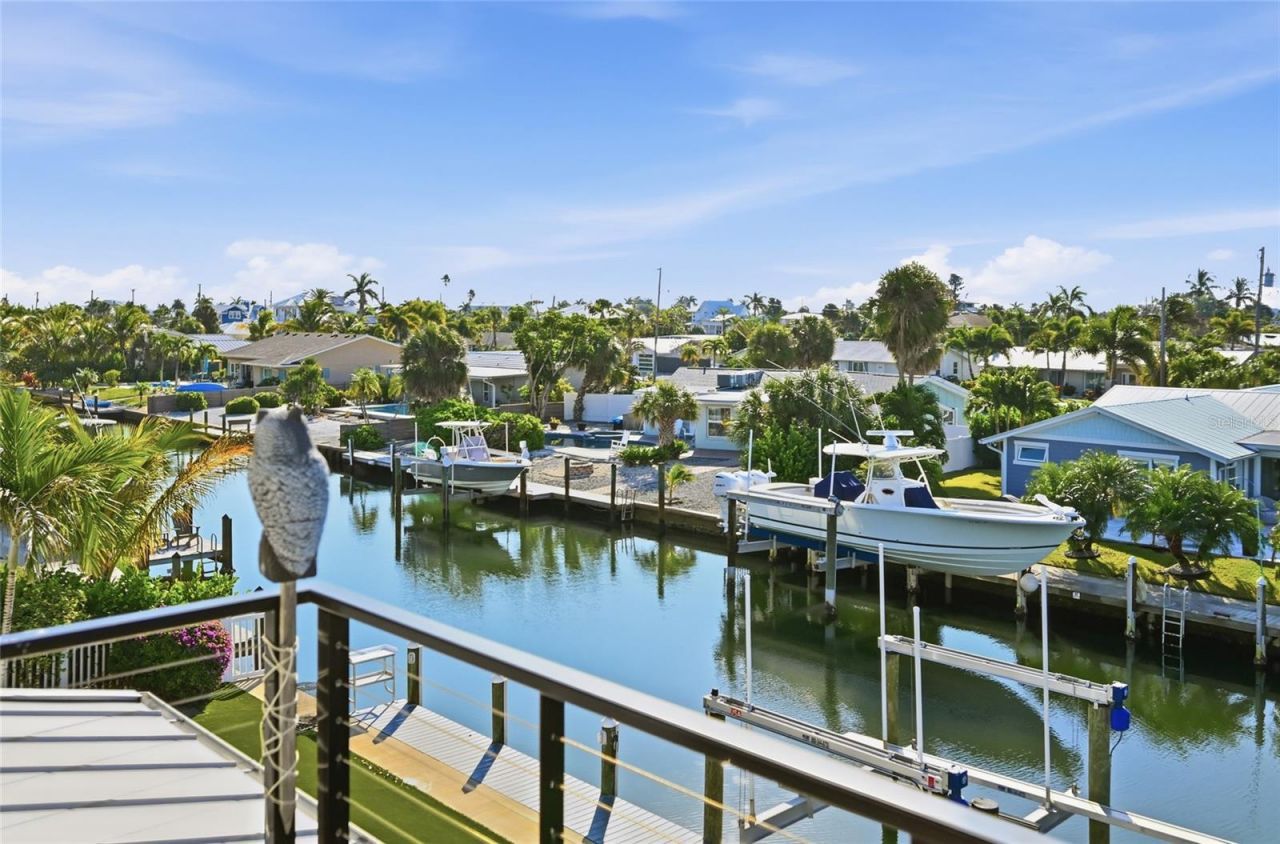 628 Dundee Lane, Holmes Beach, FL 34217 Photo