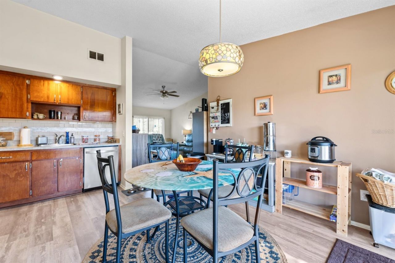 9979 88th Way, Seminole, FL 33777 Photo