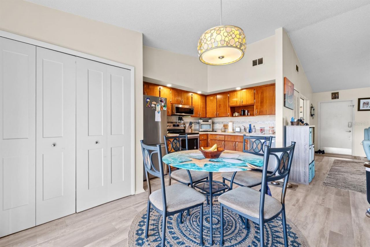 9979 88th Way, Seminole, FL 33777 Photo