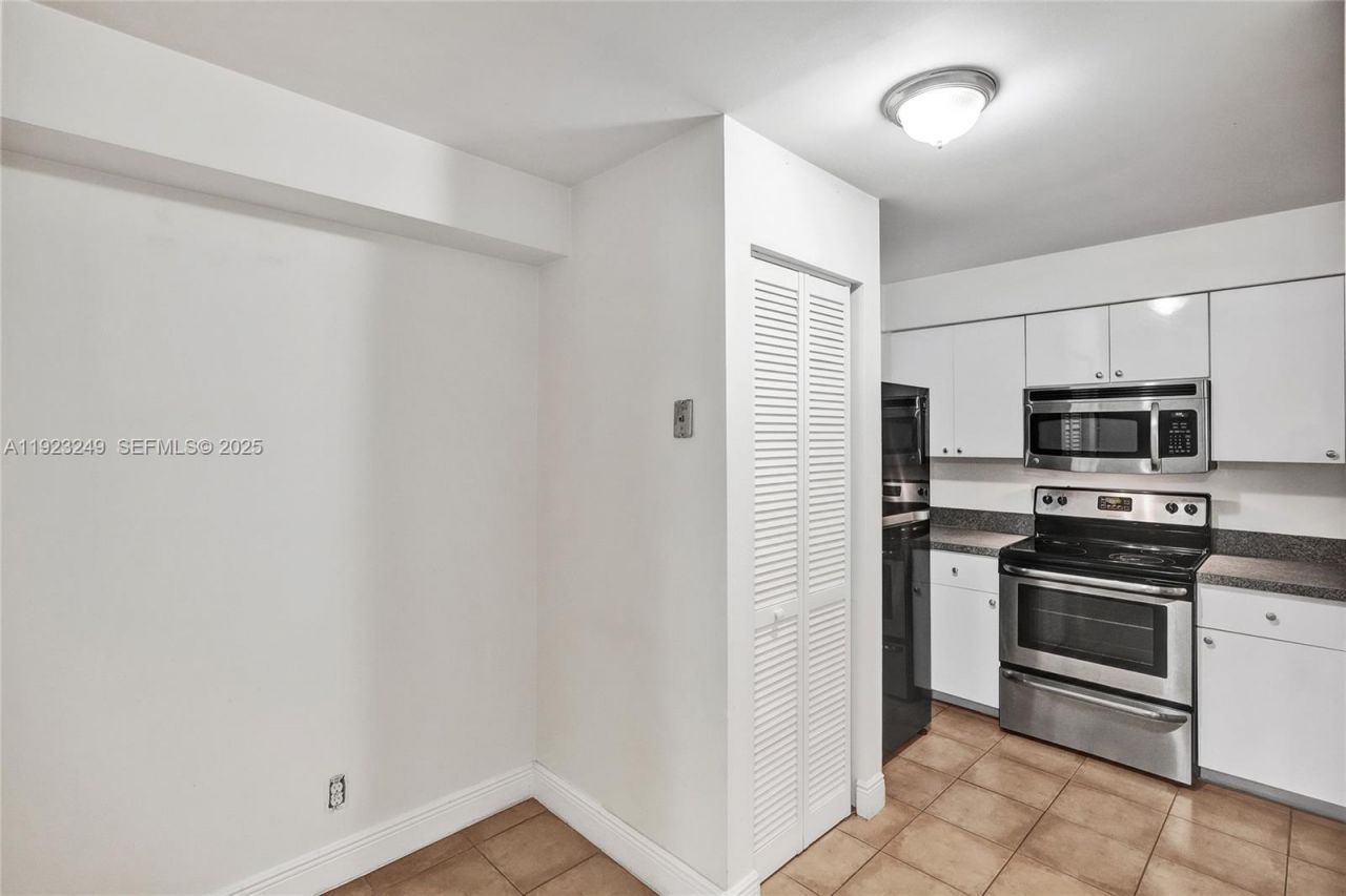 15555 N Miami Lakeway N, Unit 207, Miami Lakes, FL 33014 Photo