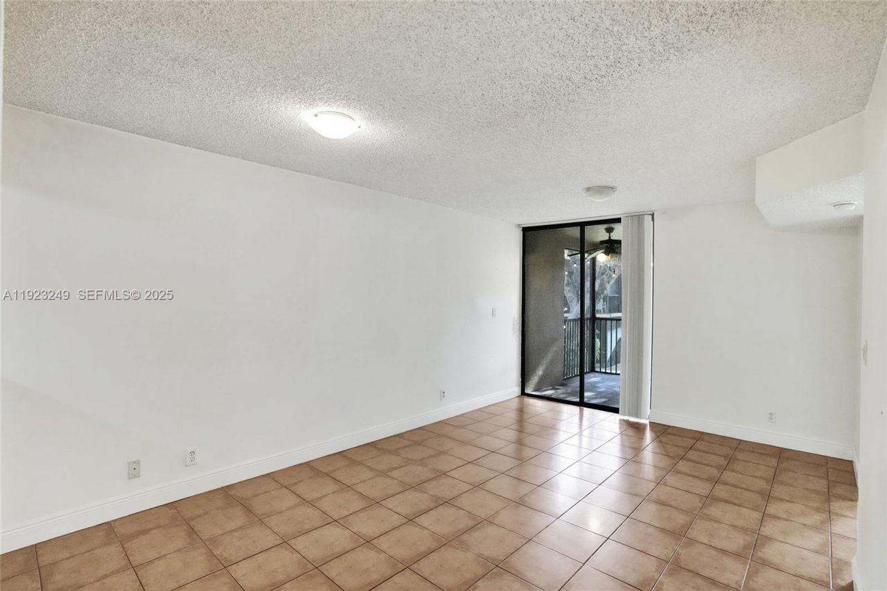 15555 N Miami Lakeway N, Unit 207, Miami Lakes, FL 33014 Photo
