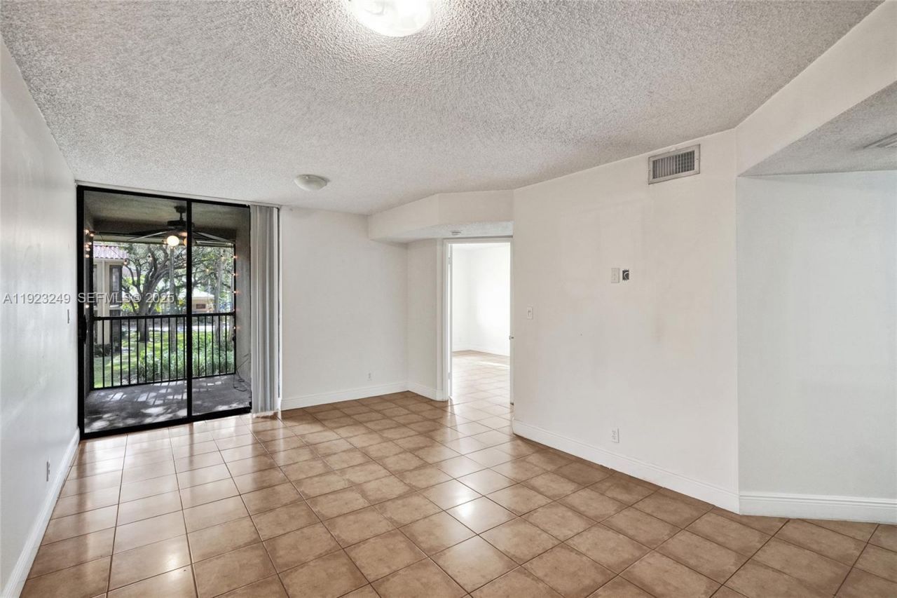 15555 N Miami Lakeway N, Unit 207, Miami Lakes, FL 33014 Photo