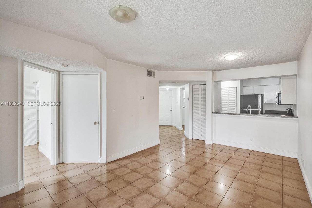 15555 N Miami Lakeway N, Unit 207, Miami Lakes, FL 33014 Photo