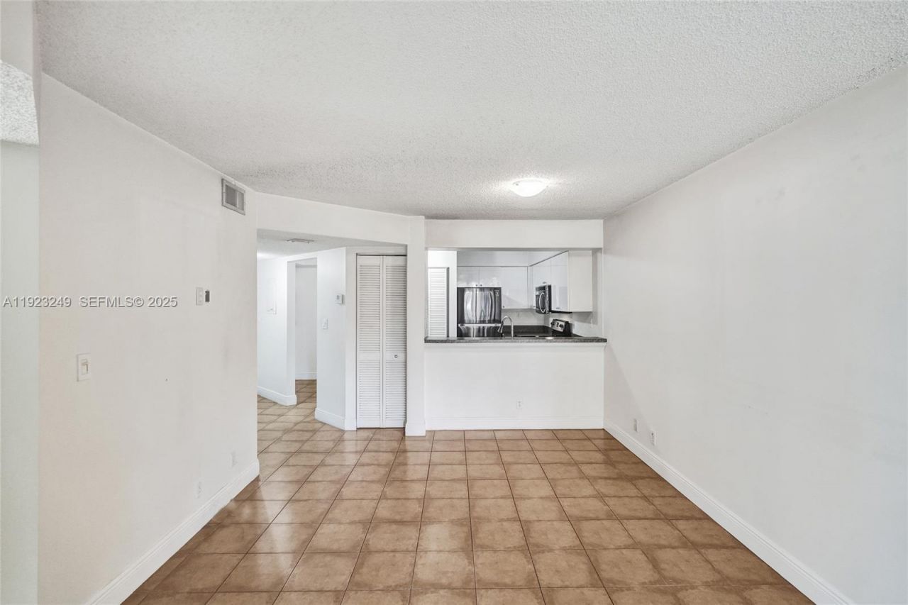 15555 N Miami Lakeway N, Unit 207, Miami Lakes, FL 33014 Photo