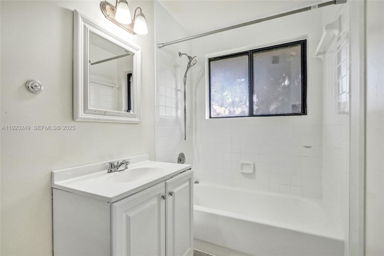 15555 N Miami Lakeway N, Unit 207, Miami Lakes, FL 33014 Photo