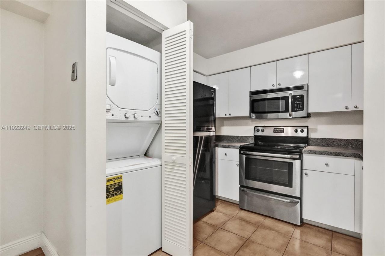 15555 N Miami Lakeway N, Unit 207, Miami Lakes, FL 33014 Photo