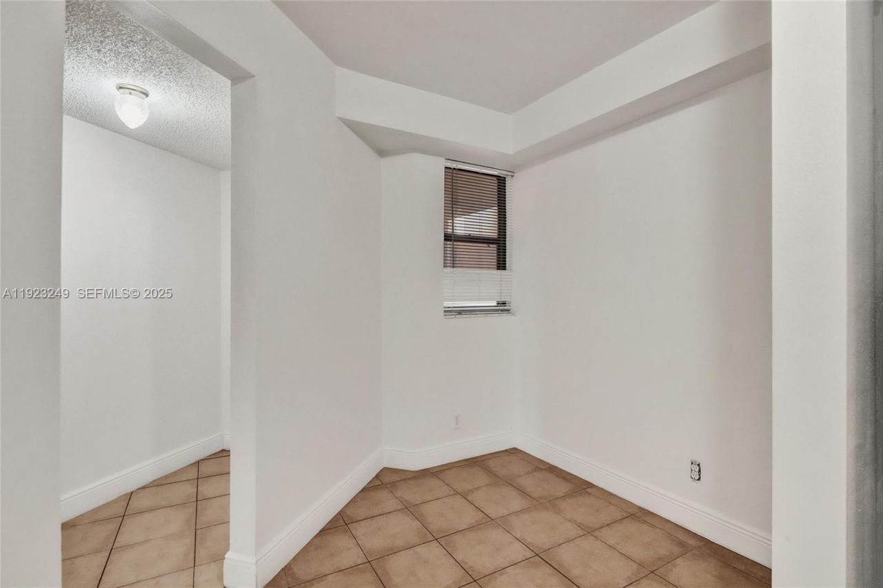 15555 N Miami Lakeway N, Unit 207, Miami Lakes, FL 33014 Photo