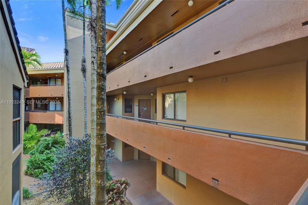 15555 N Miami Lakeway N, Unit 207, Miami Lakes, FL 33014 Photo