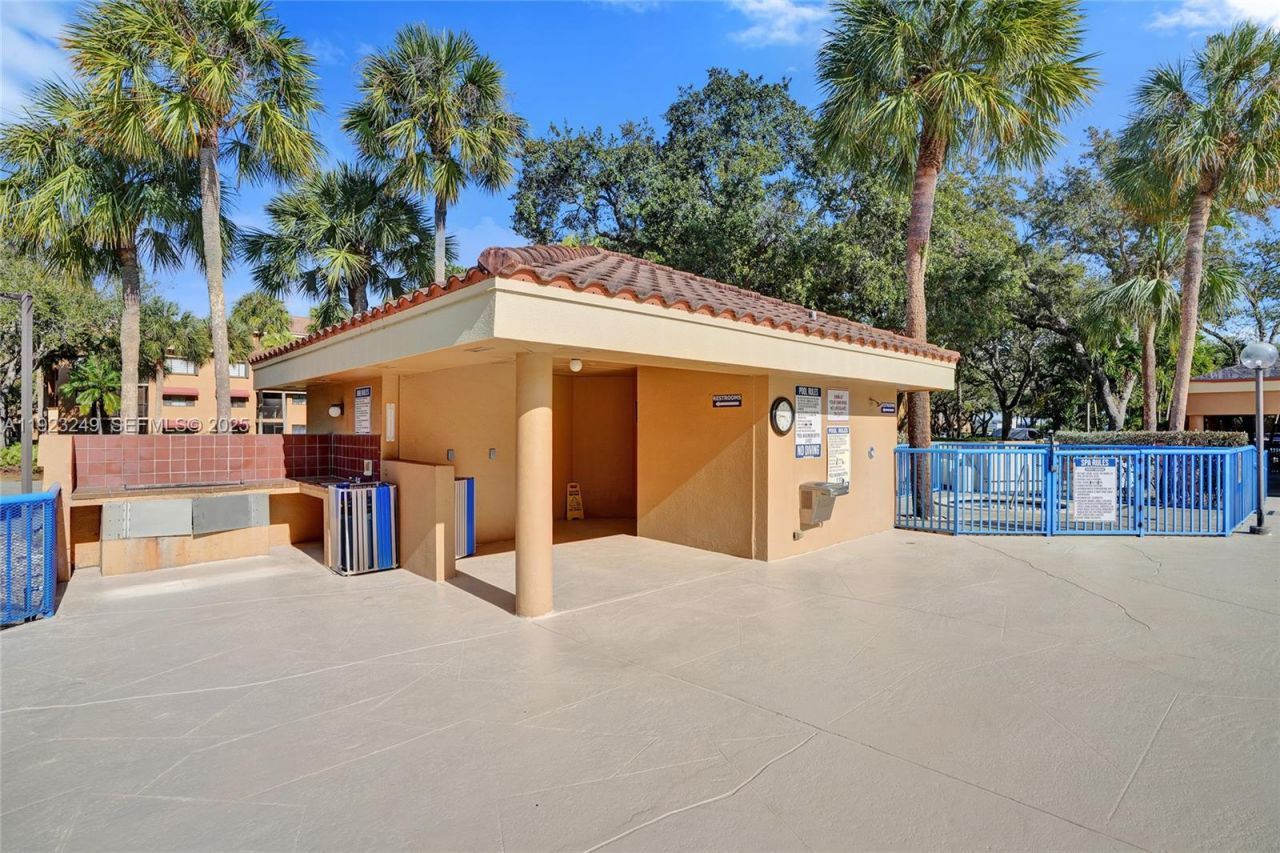 15555 N Miami Lakeway N, Unit 207, Miami Lakes, FL 33014 Photo