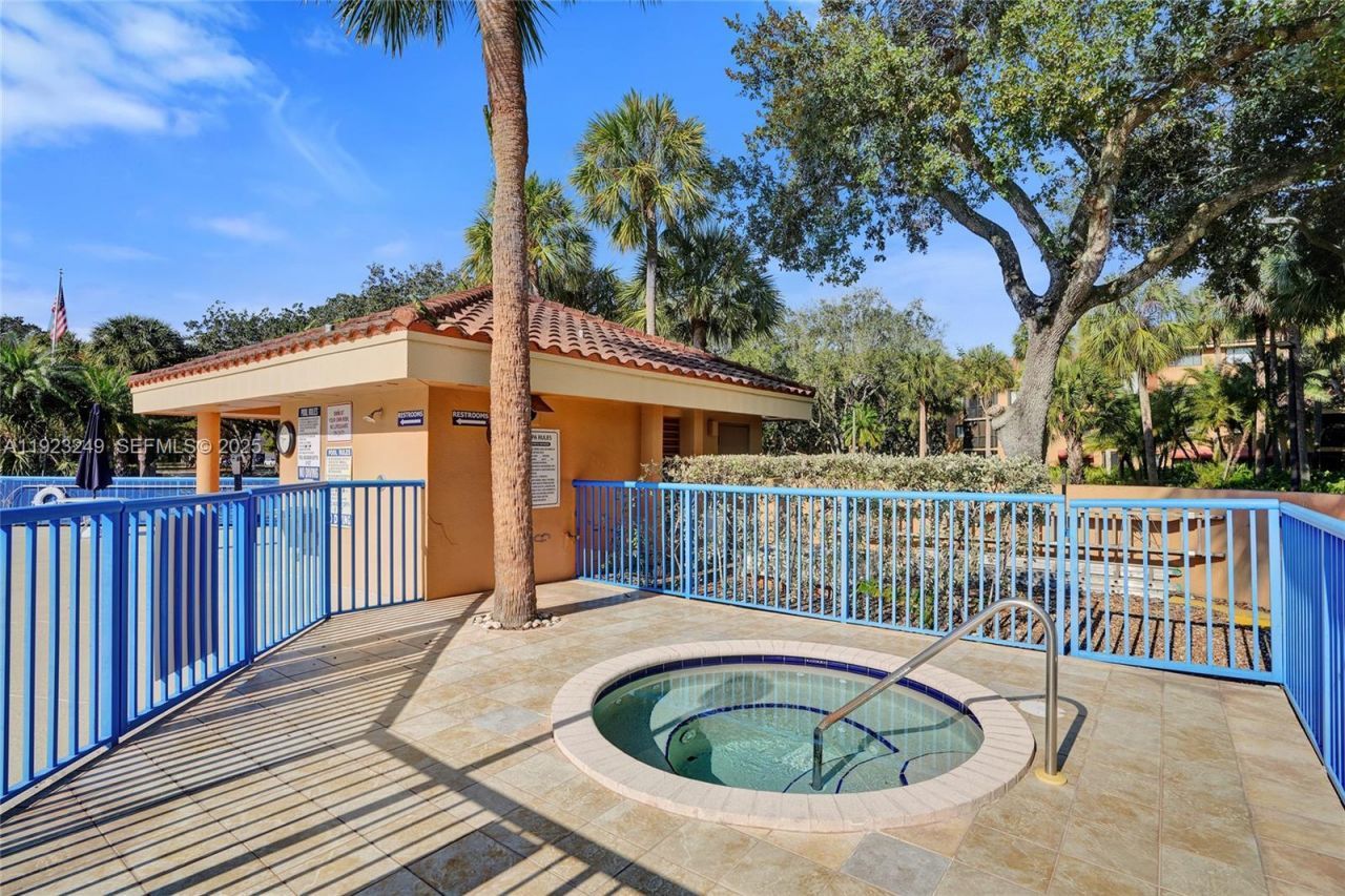 15555 N Miami Lakeway N, Unit 207, Miami Lakes, FL 33014 Photo