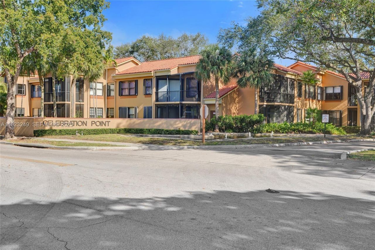 15555 N Miami Lakeway N, Unit 207, Miami Lakes, FL 33014 Photo