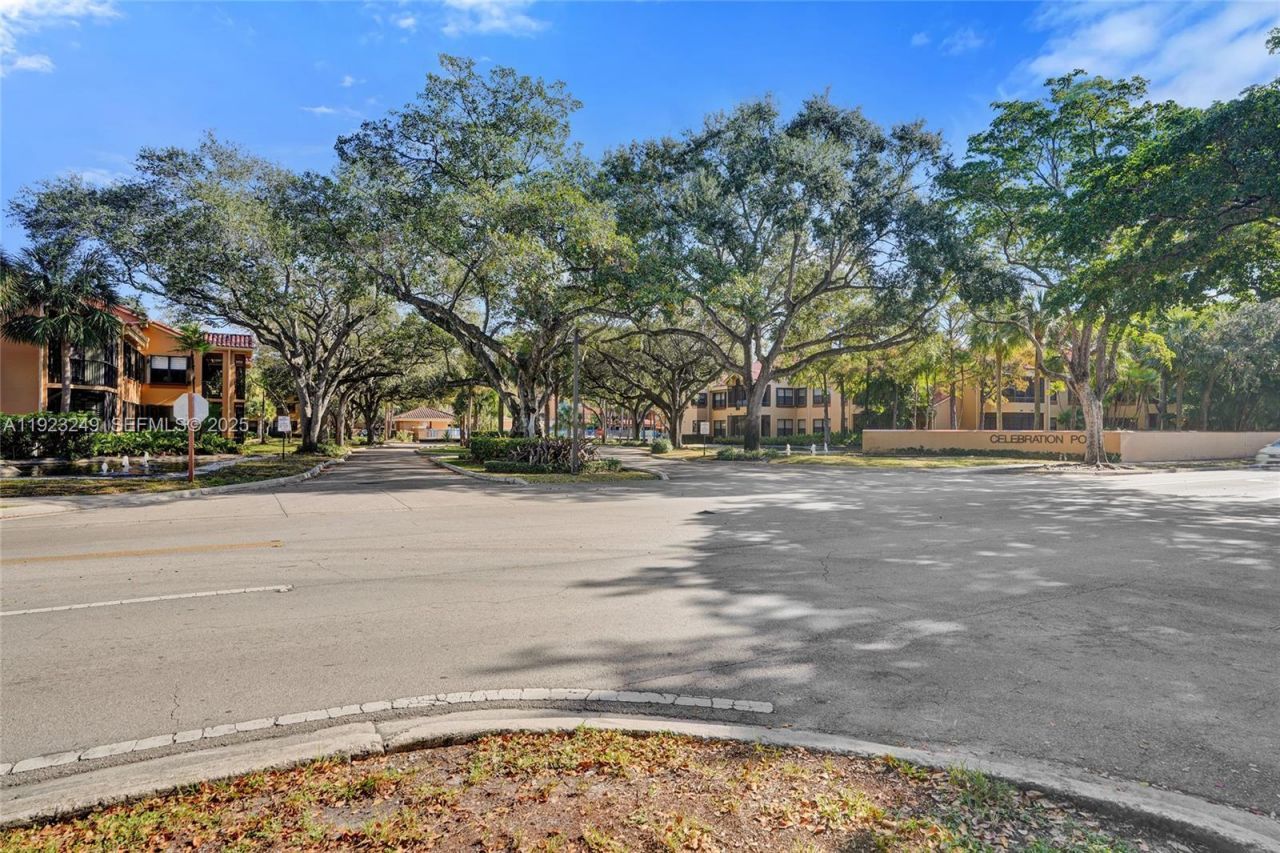15555 N Miami Lakeway N, Unit 207, Miami Lakes, FL 33014 Photo